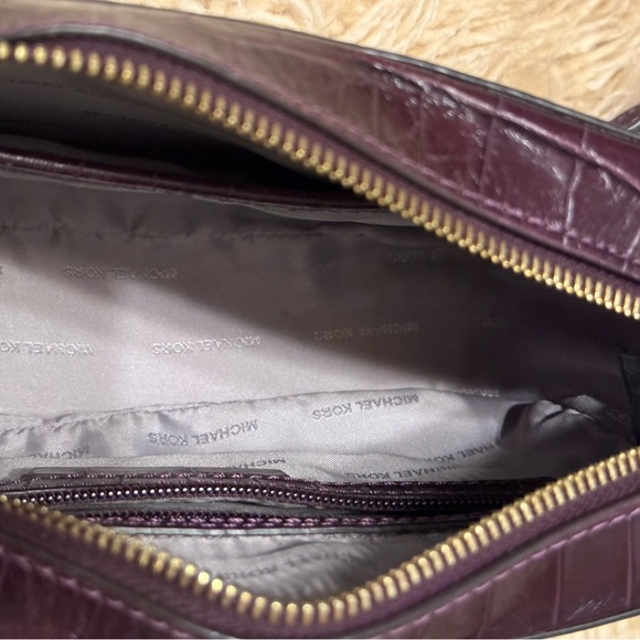 Michael Kors Ginny croc crossbody - Picture 9 of 13
